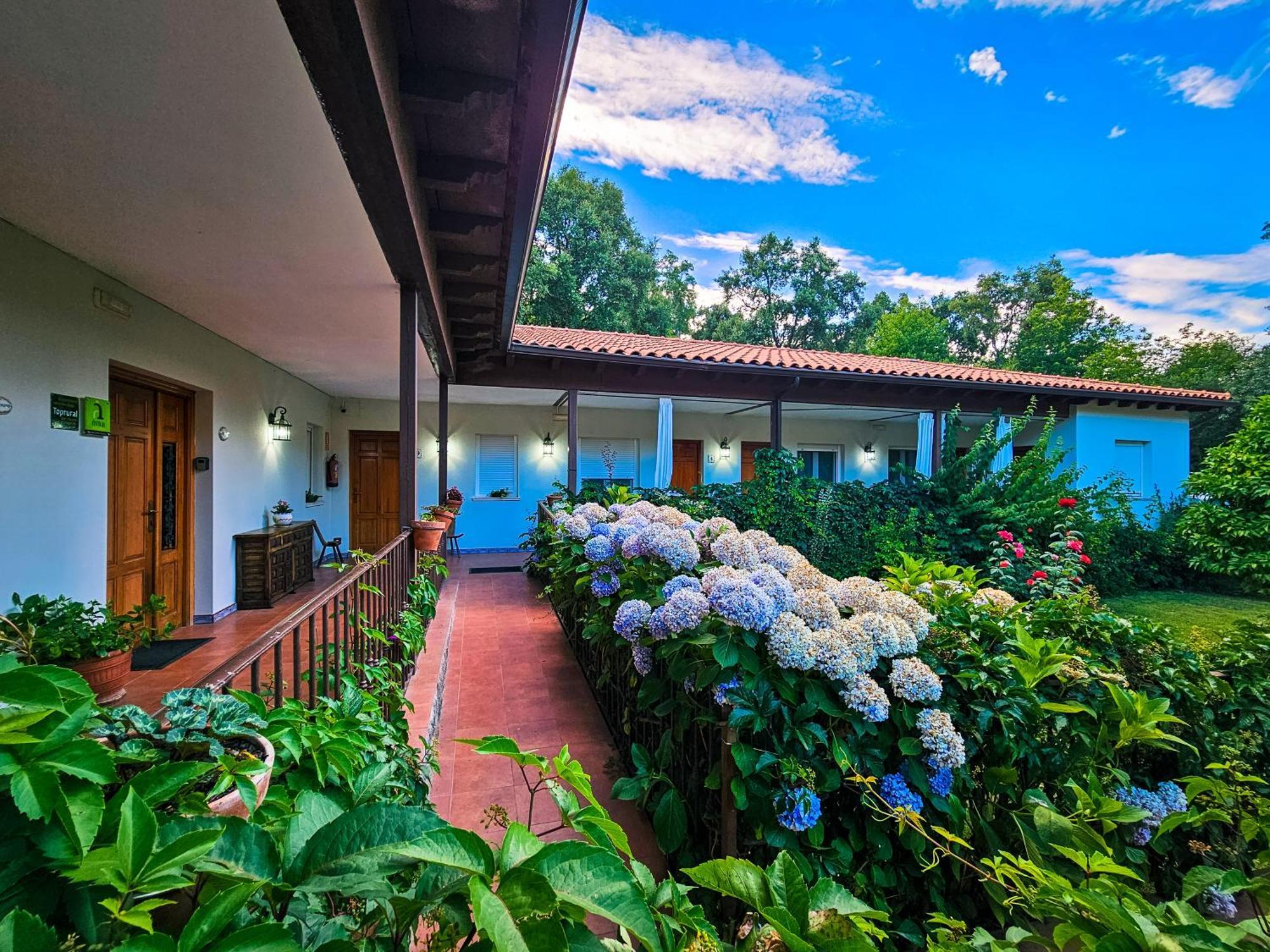 Hotel Rural El Retiro De San Pedro By Retirorural Arenas de San Pedro Exterior photo